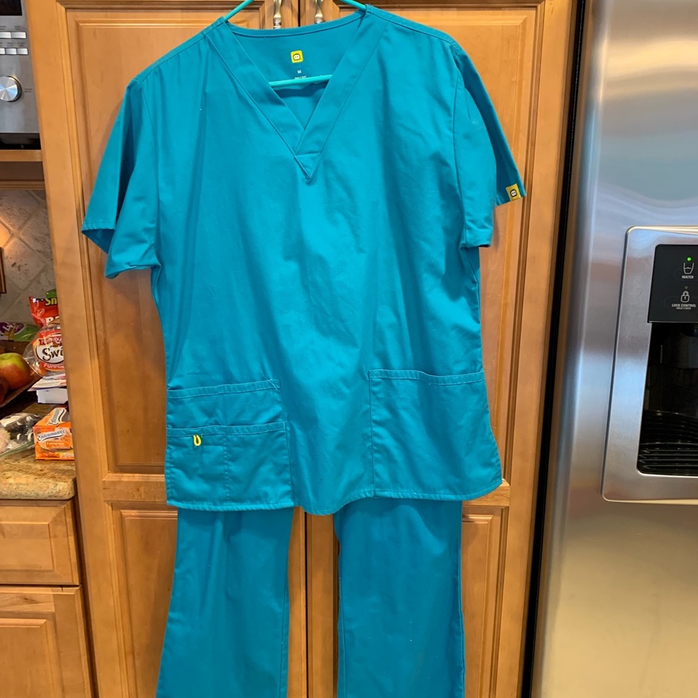 Women’s scrub set